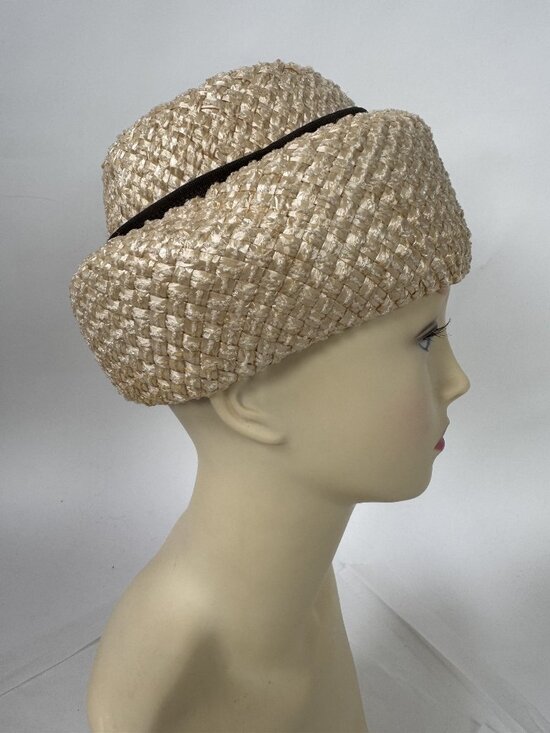 Vintage 1950\'s Beige Straw Womens Hat With Black Accent Woven Design Mid-Century main image 15